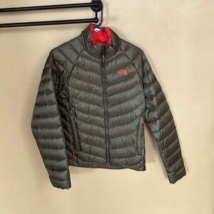 Women’s The North Face Down Jacket - medium
